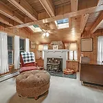 Muhlenberg Cottage